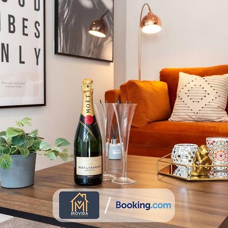 Stylish Two Bed Town Centre Apartment By Movida Property Group Short Lets & Serviced Accommodation With Parking Харрогейт Экстерьер фото