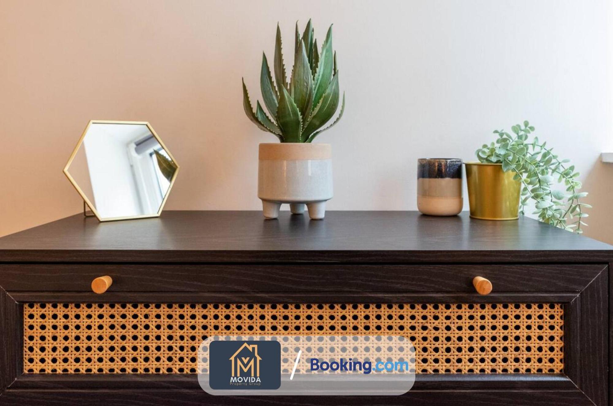 Stylish Two Bed Town Centre Apartment By Movida Property Group Short Lets & Serviced Accommodation With Parking Харрогейт Экстерьер фото