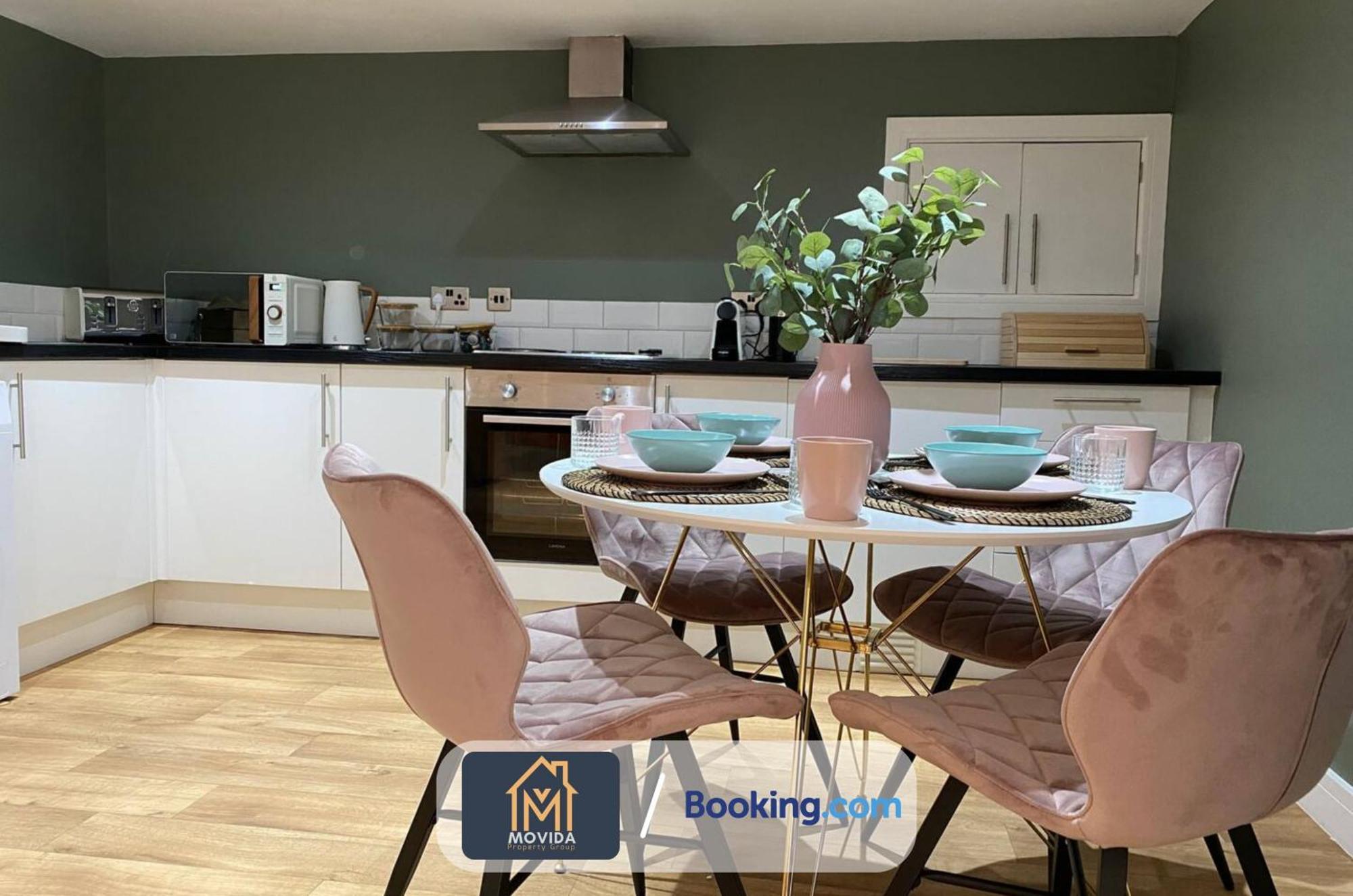 Stylish Two Bed Town Centre Apartment By Movida Property Group Short Lets & Serviced Accommodation With Parking Харрогейт Экстерьер фото